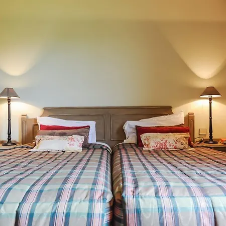 Le Domaine De Mombreux Hotell